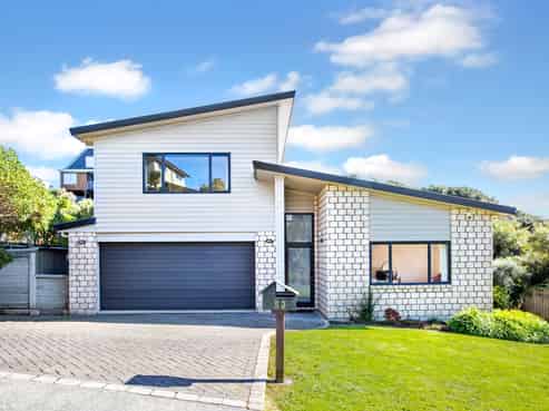 53 Saint Ives Drive, Camborne