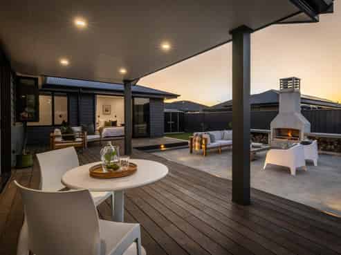 10 Meech Way, Frimley