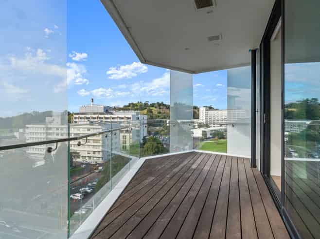 709/223B Green Lane West, Epsom