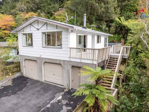102 Pinehaven Road, Pinehaven