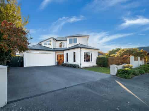 15 Sutton Place, Dallington
