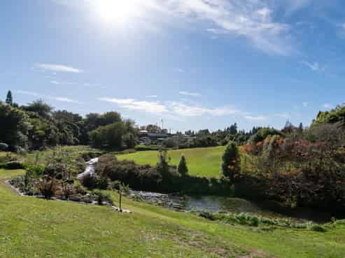 12 Erlam Place, Westbrook