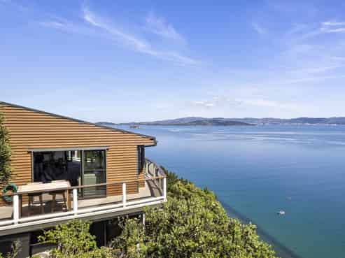 55 Ferry Road, Days Bay