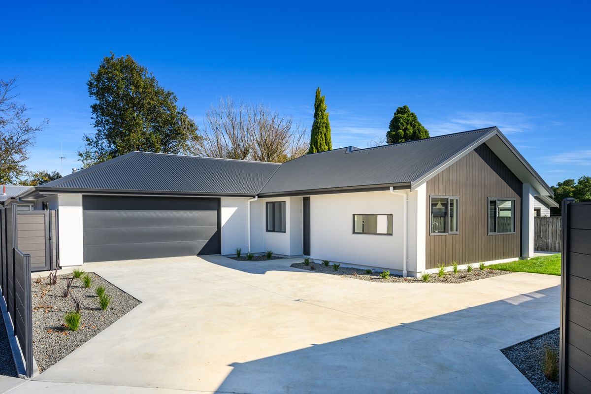 BLUE CHIP LOCATION - 3 BEDROOMS NEW FOR YOU!