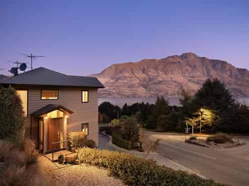 9/8 Mckerrow Place, Fernhill/Sunshine Bay
