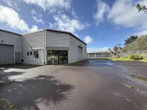 High-spec office/warehouse | Medical grade fit-out
