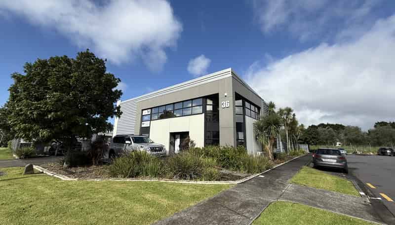36 Paramount Drive, Henderson
