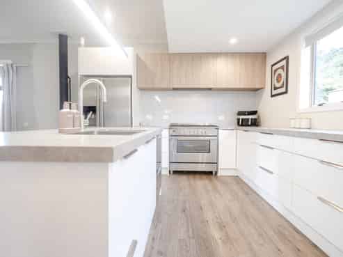 33 Main Road, Harihari