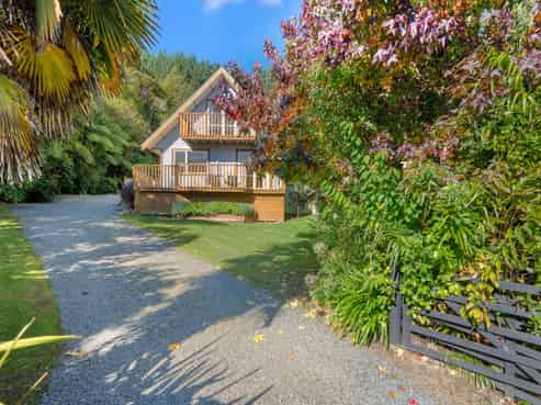 34 McCormicks Road, Whatamango Bay