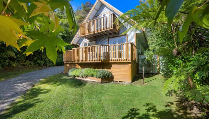 34 McCormicks Road, Whatamango Bay