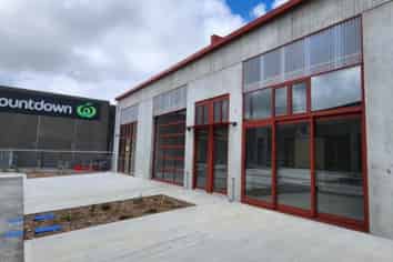 Compact Showroom in Prime Takapu Rise Location