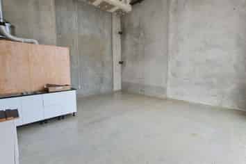 Compact Showroom in Prime Takapu Rise Location