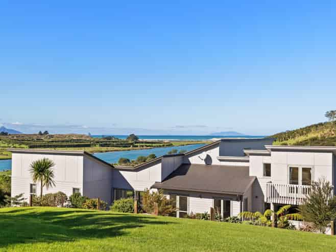 42 Flagstaff Terrace, Waipu