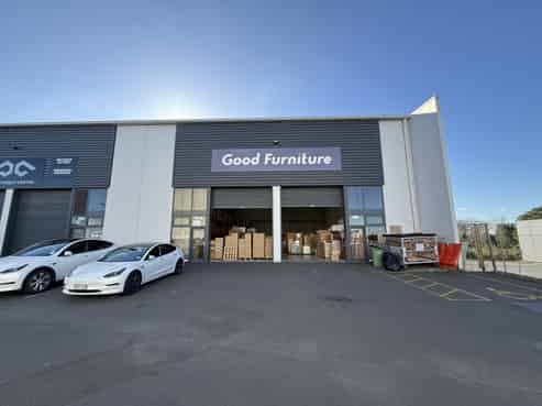 High stud warehouse with minimal office - 410sqm