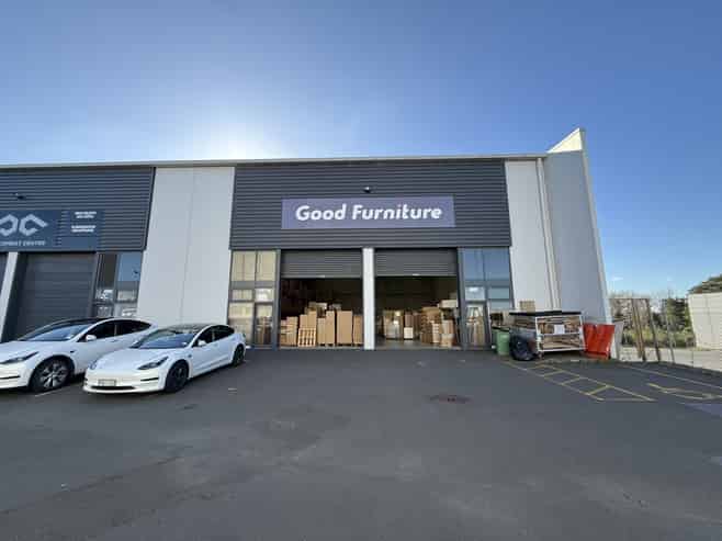 High stud warehouse with minimal office - 410sqm