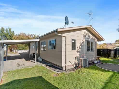 8B Kupe Drive, Carterton