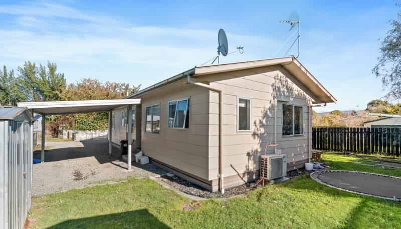 8B Kupe Drive, Carterton