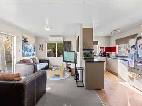 8B Kupe Drive, Carterton