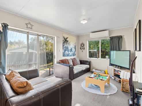 8B Kupe Drive, Carterton