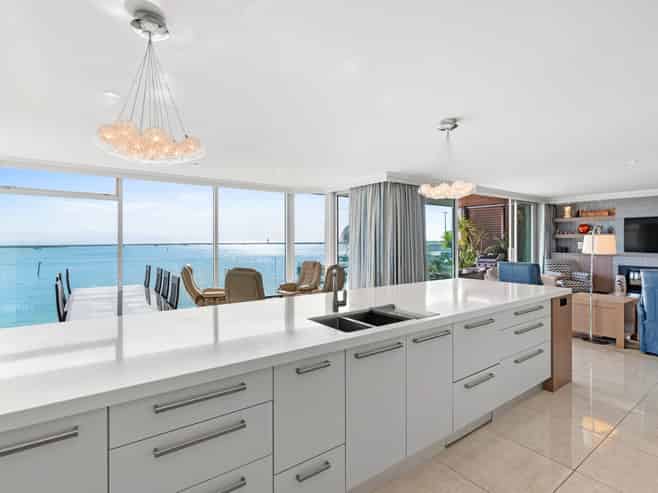 206/283 Wakefield Quay, Stepneyville