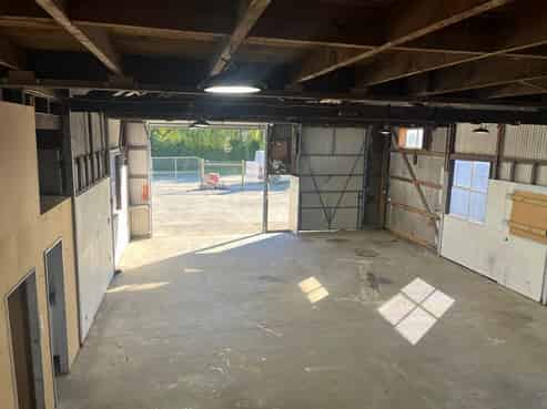 Warehouse & Yard For Lease