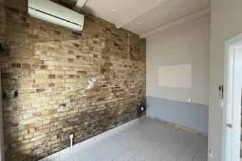 CHARACTER OFFICE / RETAIL ON JERVOIS
