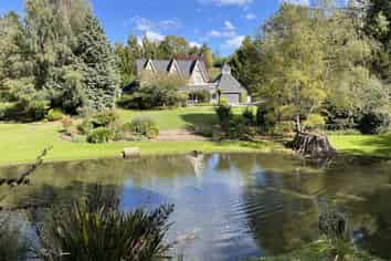315 Homestead Road, Weston
