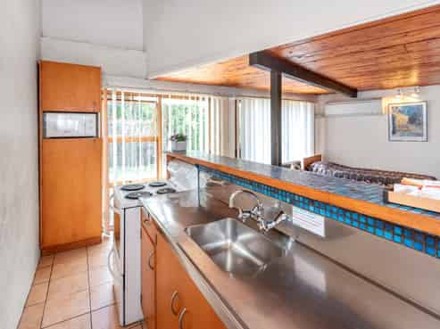 323 - 325 Wairau Road, Totara Vale