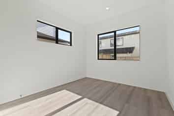 16 Gertrude Cole Road, Clarks Beach