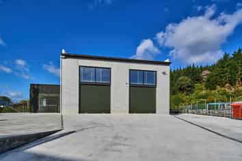 New build with generous yard area!