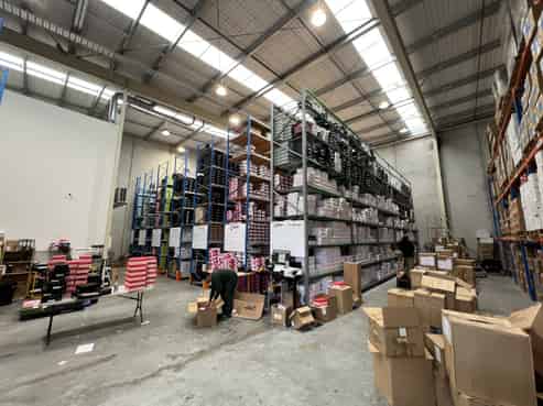 High-Stud Modern Warehouse (7.5m+)