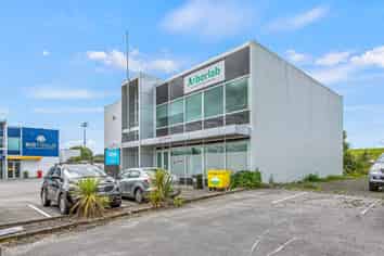 206 sqm Vacant Office