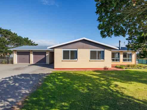 112 Avenue Road, Foxton