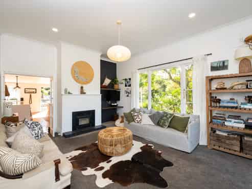 1342 State Highway 50, Waiohiki