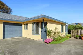 10/58a Molesworth, Taita