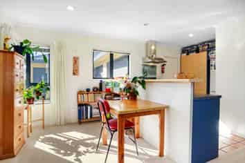 10/58a Molesworth, Taita