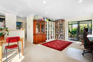 10/58a Molesworth, Taita