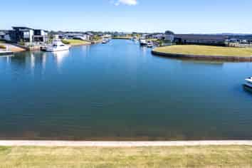 63 Stace Hopper Drive, One Tree Point