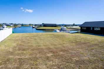 63 Stace Hopper Drive, One Tree Point