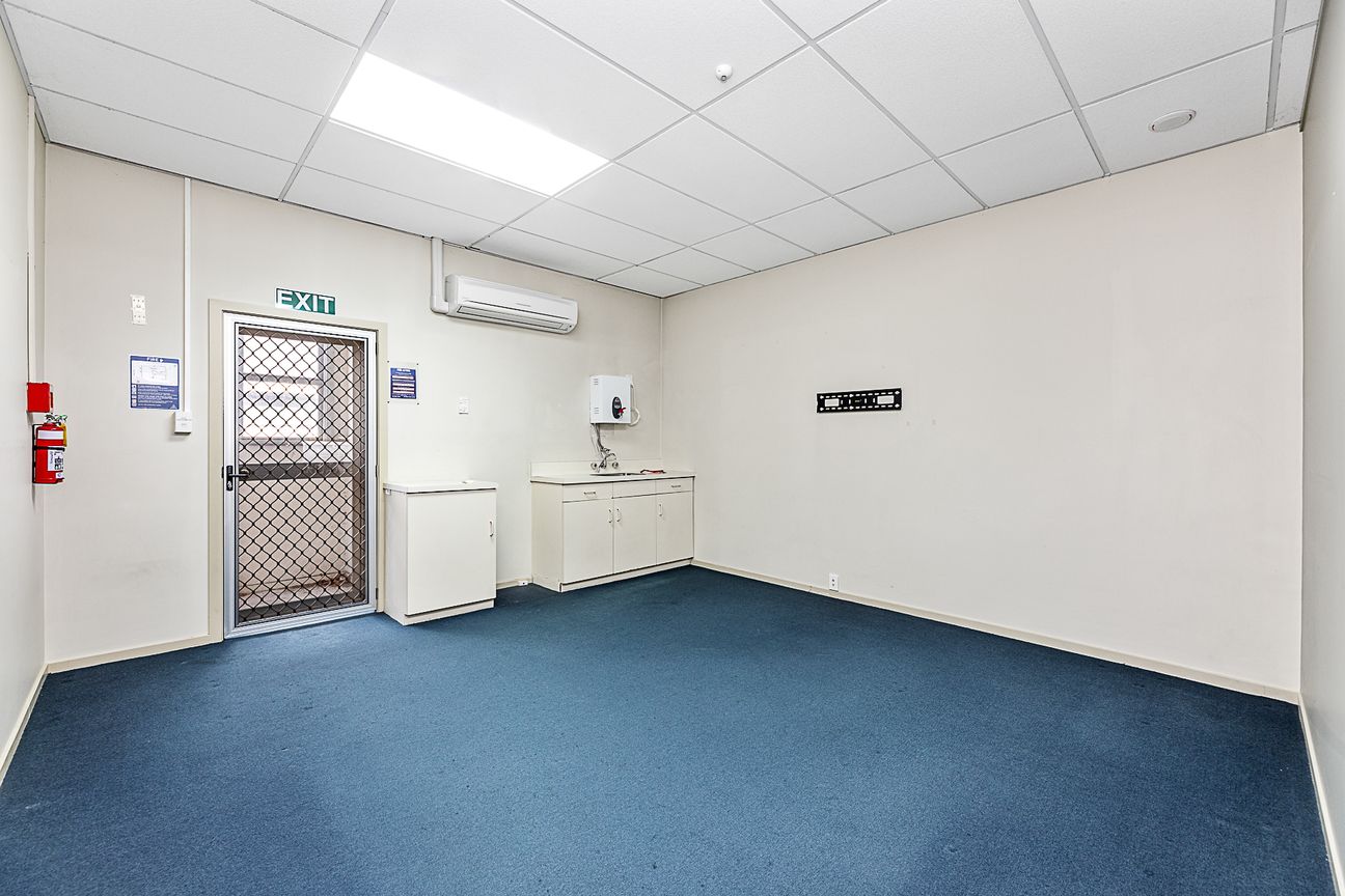 200 m² Office Space For Lease - Altro