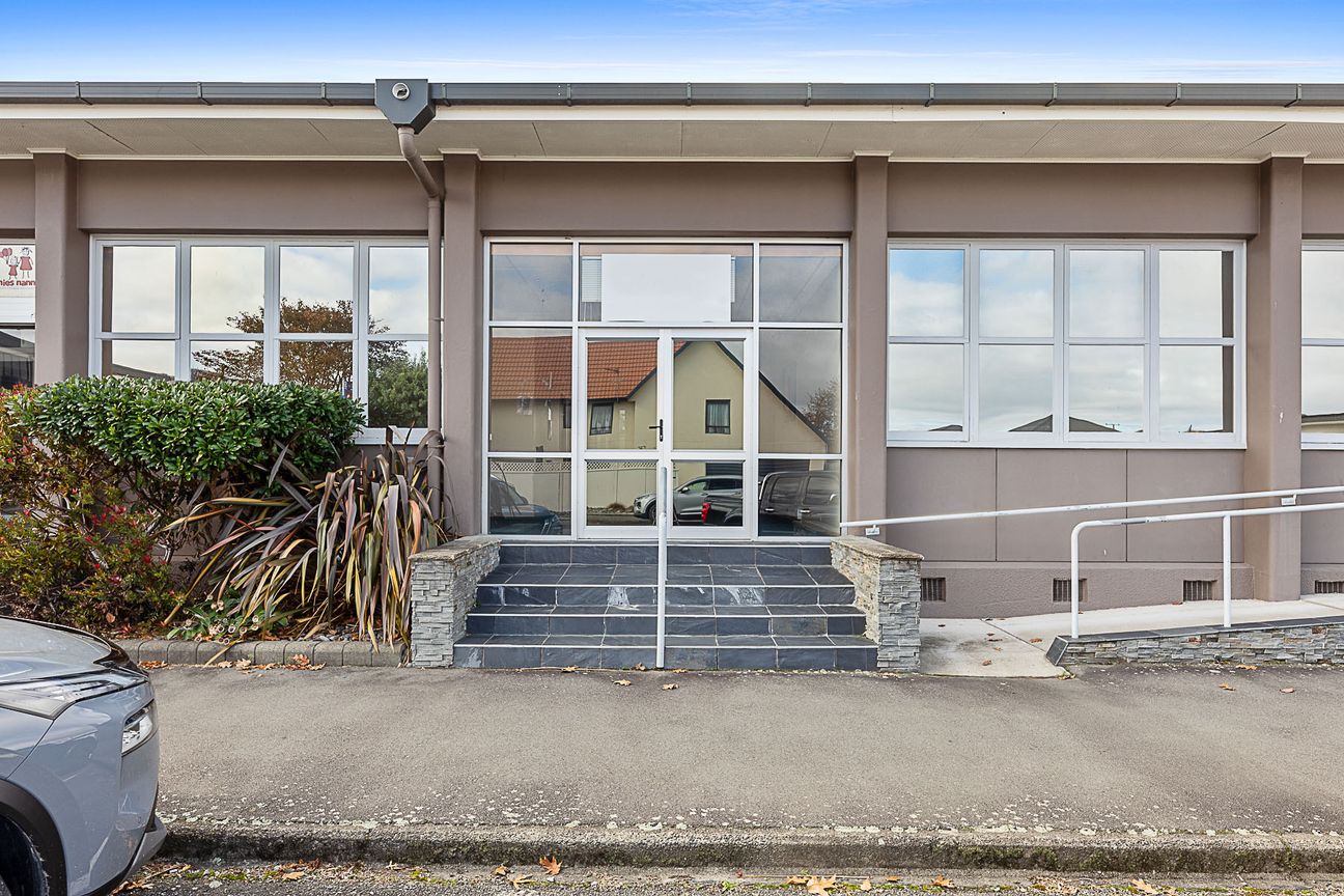 200 m² Office Space For Lease - Vista 2