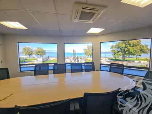 Office with Amazing Views - c278m²