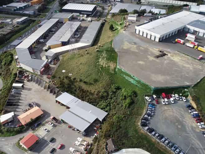 5,000sqm secure yard - Prime location