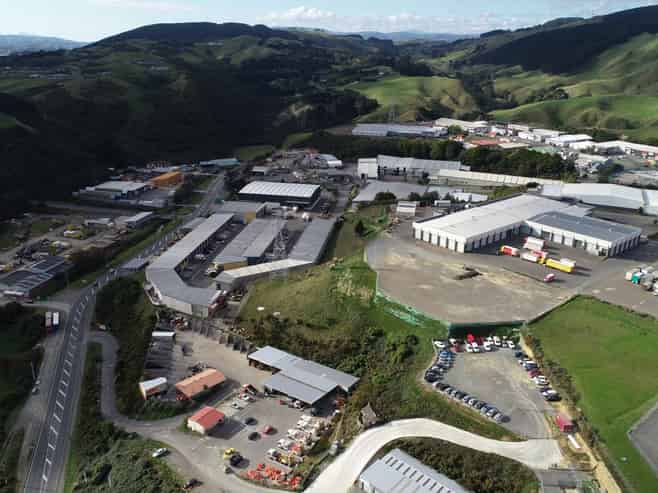 5,000sqm secure yard - Prime location