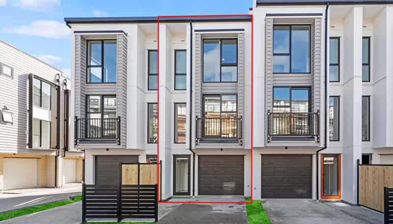 31 Falcon Crescent, Hobsonville