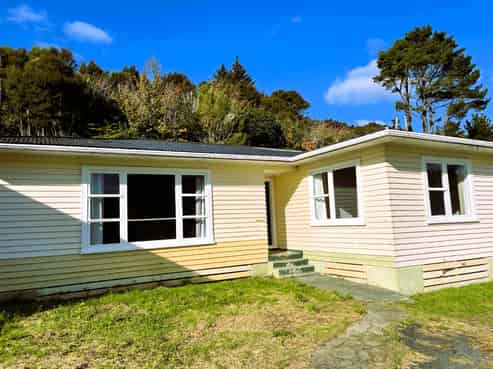 79 Coast Road, Wainuiomata