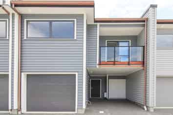 4/7 Grays Road, Plimmerton