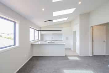 4/7 Grays Road, Plimmerton