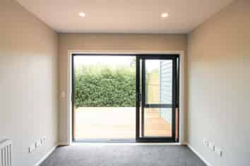 4/7 Grays Road, Plimmerton