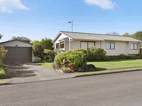 2 Emma Place, Pukete